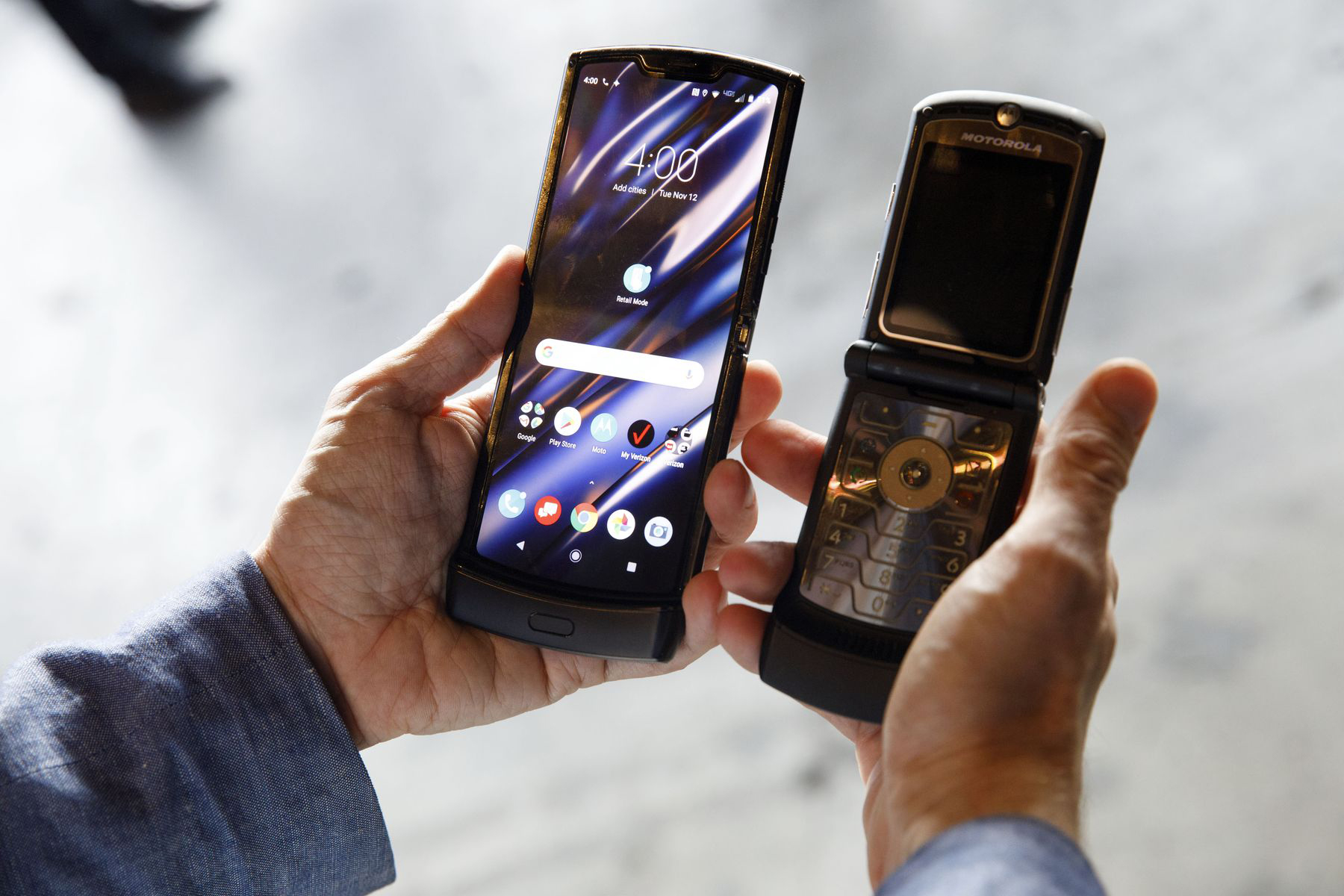 Efsane katlanabilir telefon Motorola RAZR geri döndü - PAPAAN