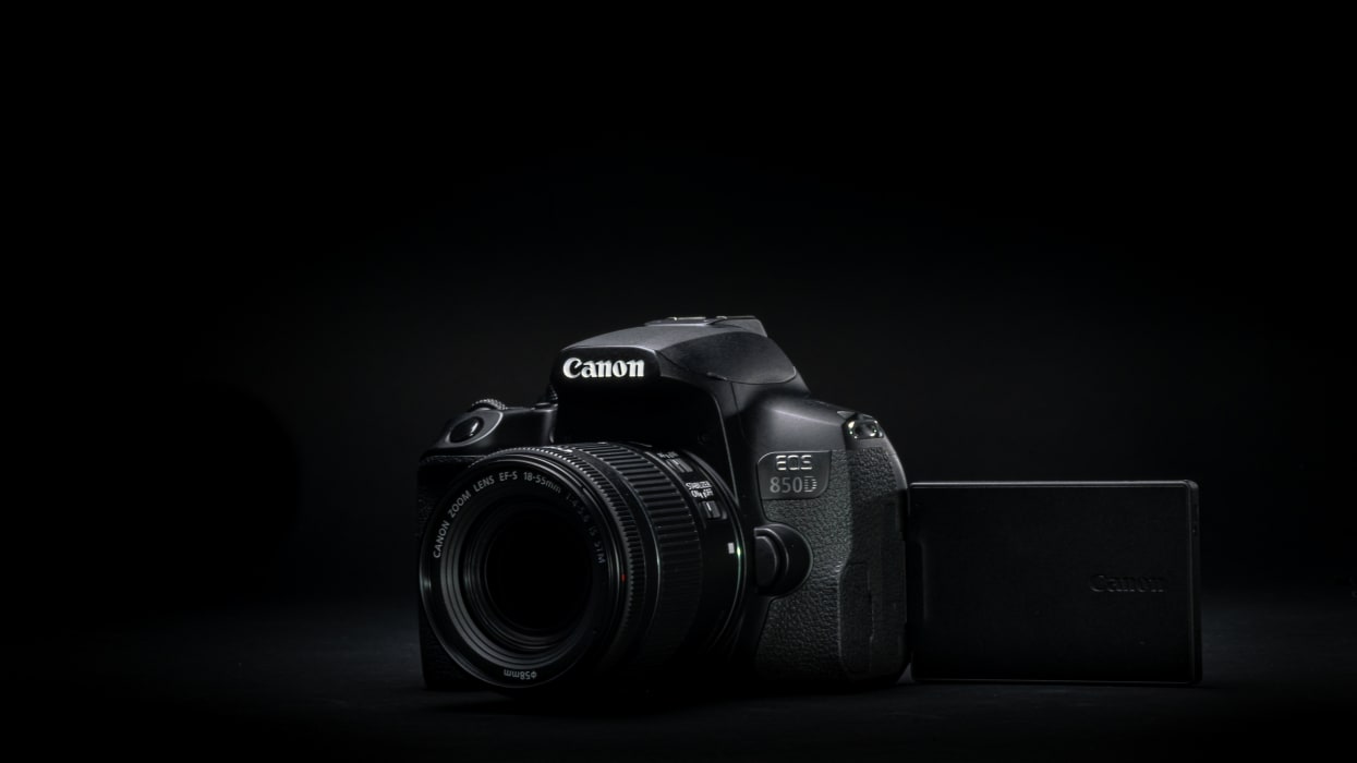 Canon 850D DSLR