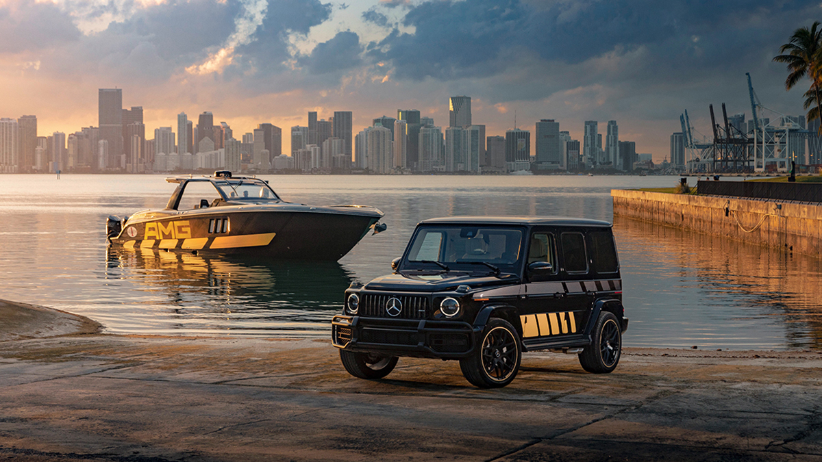 Mercedes AMG Cigarette Racing team