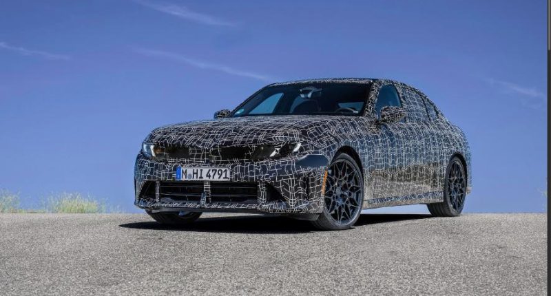 2027 BMW 3 Serisi kamuflajlı prototipin ön görünümü