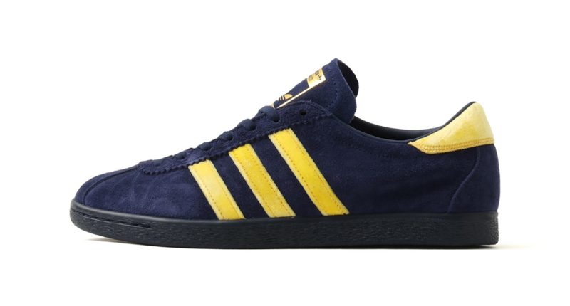 adidas Tobacco atmos lacivert KZ6431, sarı kadife şeritler