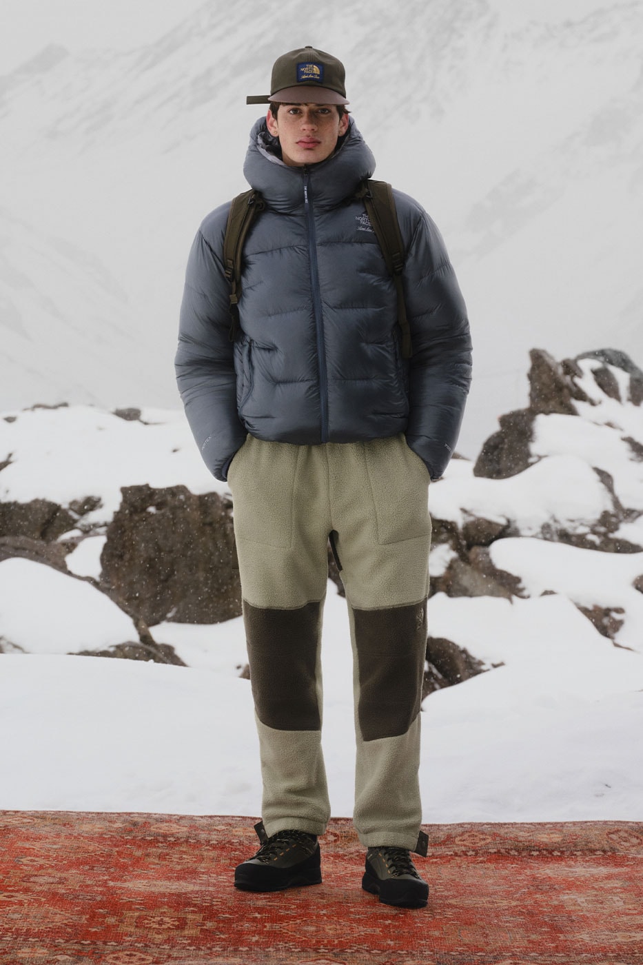 Gri mavi Nuptse mont ve kargo pantolon