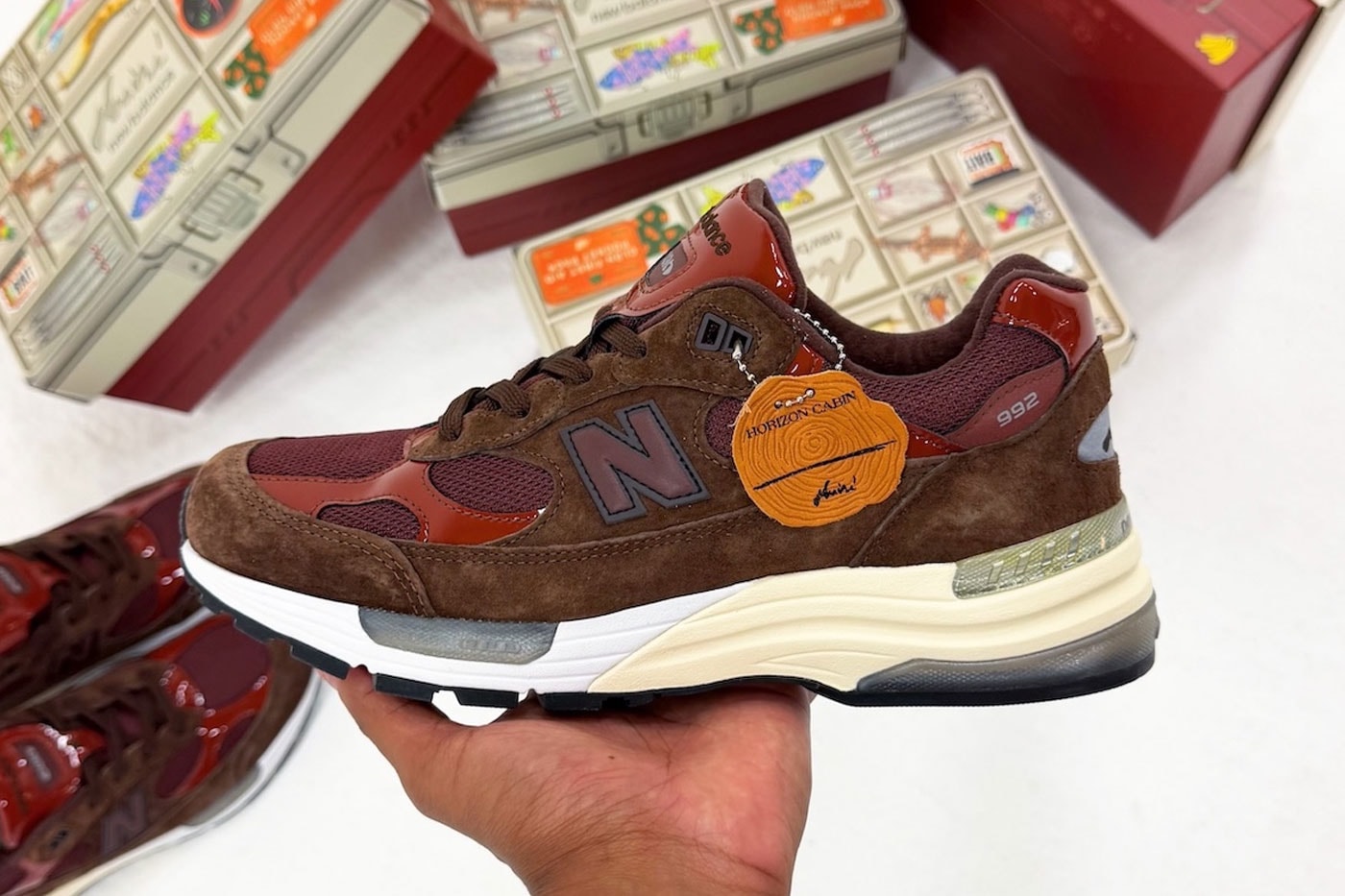 Aminé New Balance 992 Outdoor School yandan görünüm