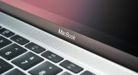 Apple MacBook Ultra söylentilerinin konusu olan MacBook klavyesi ve ekran çerçevesi