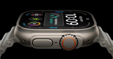 Apple Watch Ultra 4 titanyum kasasıyla