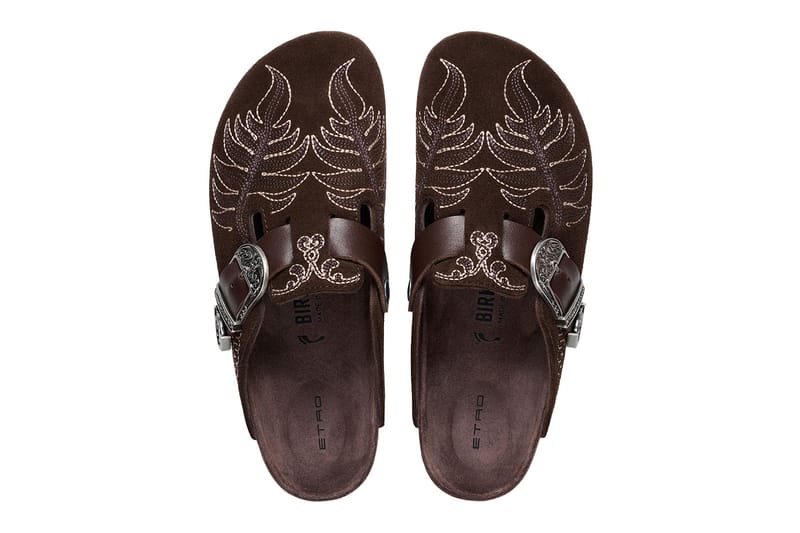 Etro Birkenstock iş birliğinin nakışlı ve Western tokalı kahverengi Boston modeli