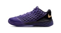 FC Barcelona x Nike Kobe 3 Low Protro modelinin mor kafesli yan görünümü