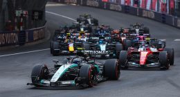 Formula 1 V8 kararı öncesi pistte Mercedes ve Ferrari araçları