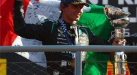 Kimi Antonelli Monza podyumunda kupasını kaldırırken