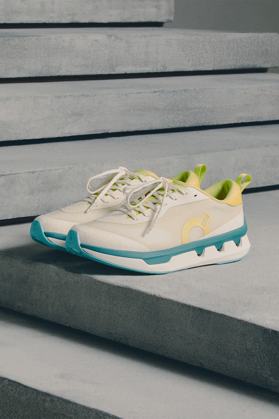 Kith On K-Tech 3 Ivory/Storm yandan