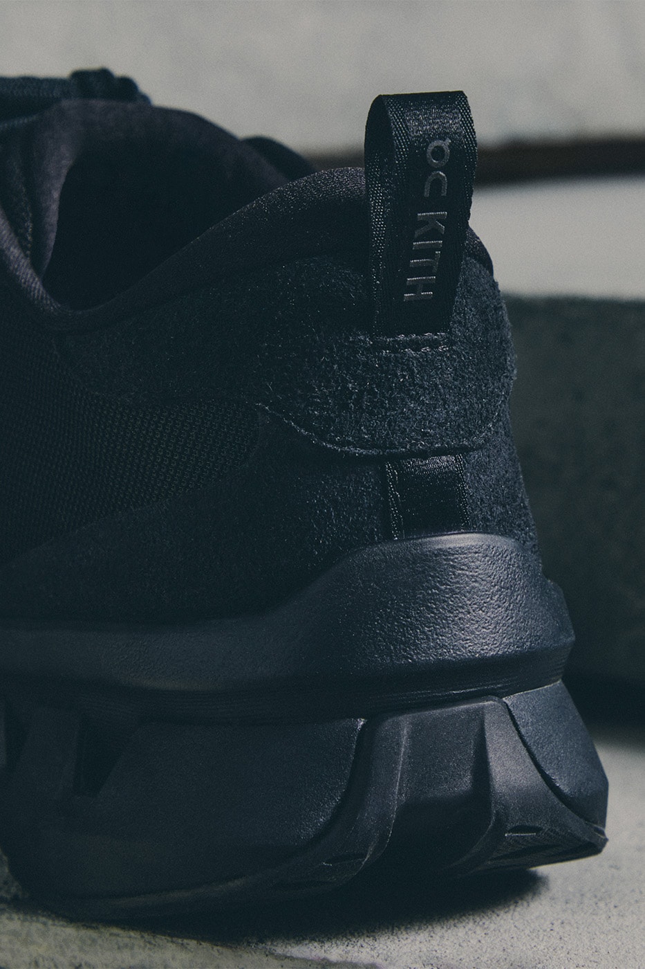 K-Tech 3 Black/Black topuk ve Kith çekme halkası