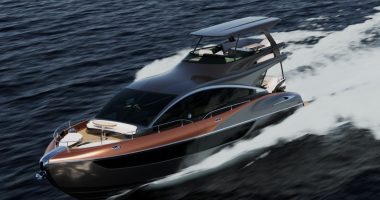 Açık denizde hızla süzülen Lexus LY 680 yatı
