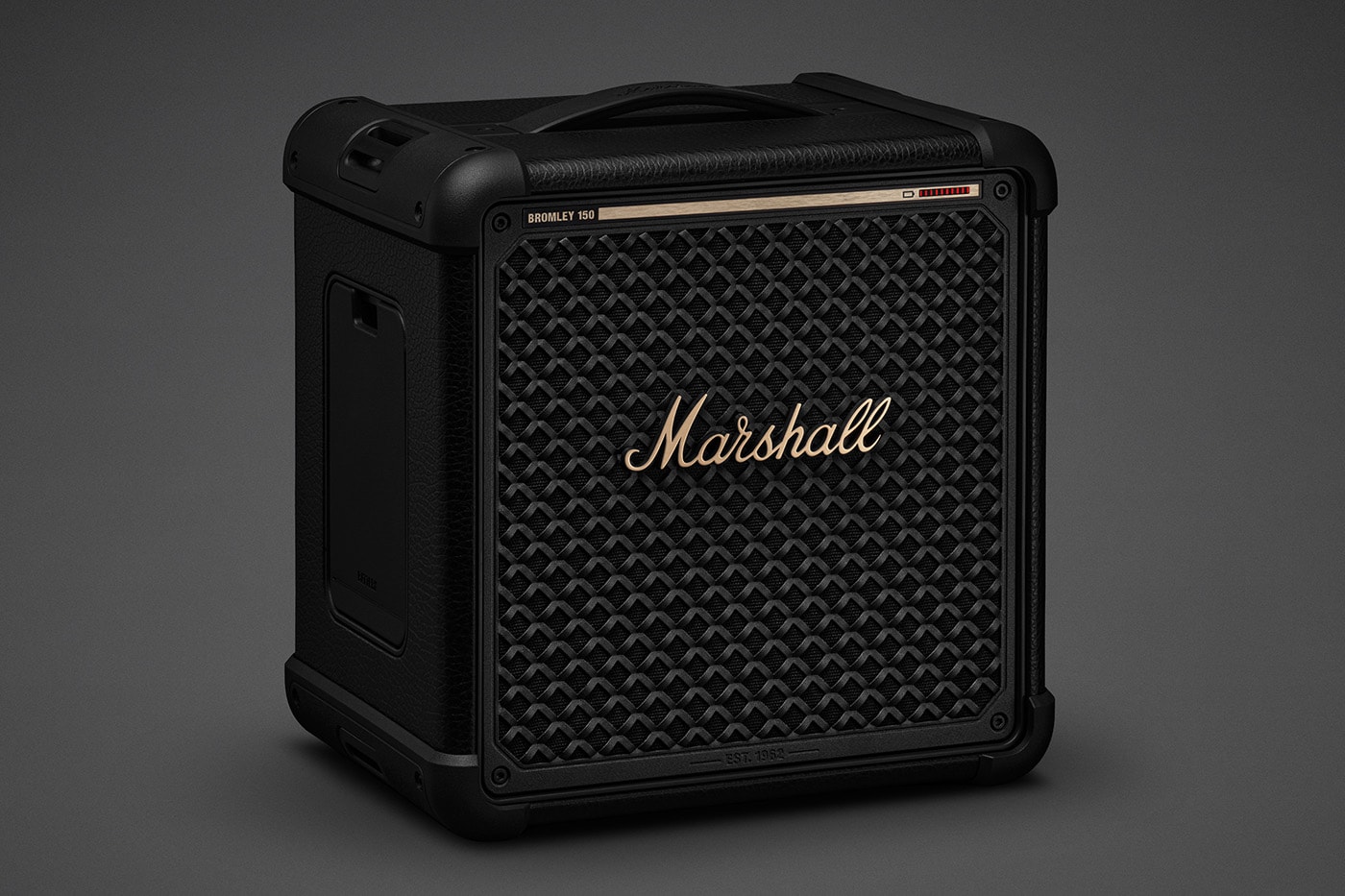 Marshall Bromley 150 önden çapraz görünüm