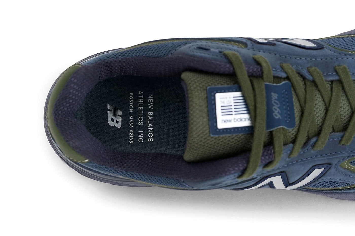 New Balance 990v4 iç tabanı ve Made in USA bayrak etiketi