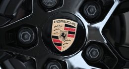 Porsche armasının jant göbeğindeki detayı