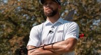 Stephen Curry elinde UNDERRATED Golf putterıyla