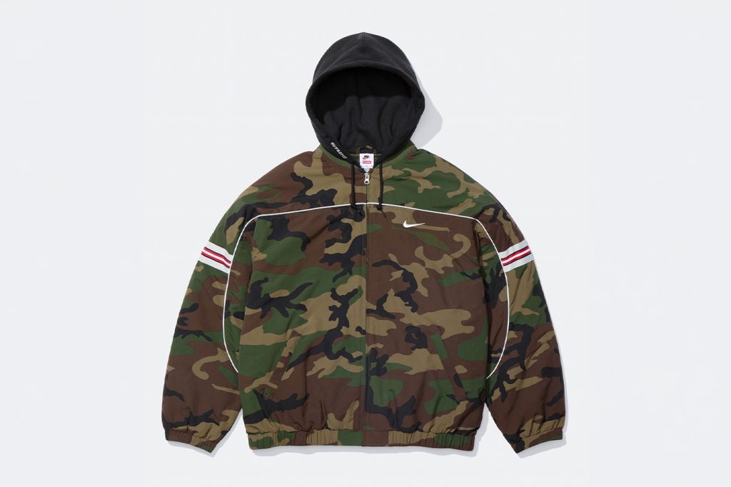 Supreme Nike kamuflaj naylon ceket önden