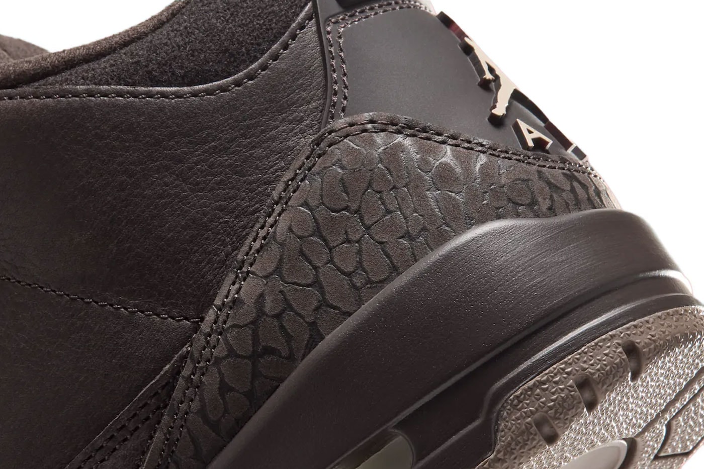 Air Jordan 3 Fireside topuğundaki tonal fil deseni