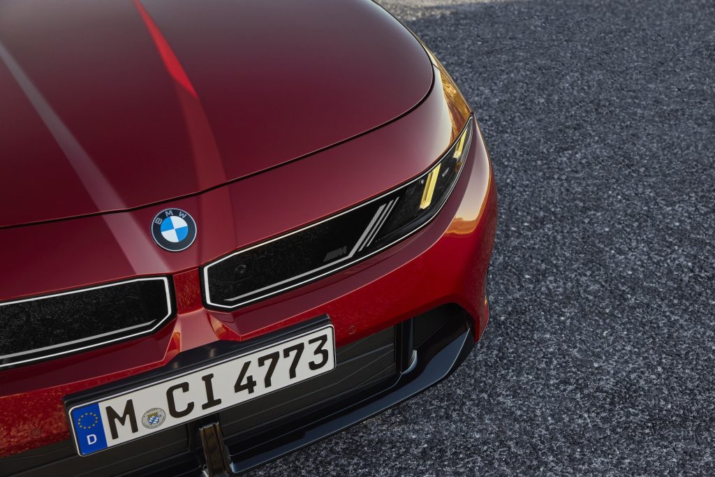 BMW 3 Serisi G50, böbrek ızgara ve far detayı