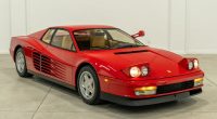 Drake Ferrari Testarossa Monospecchio önden üç çeyrek görünüm