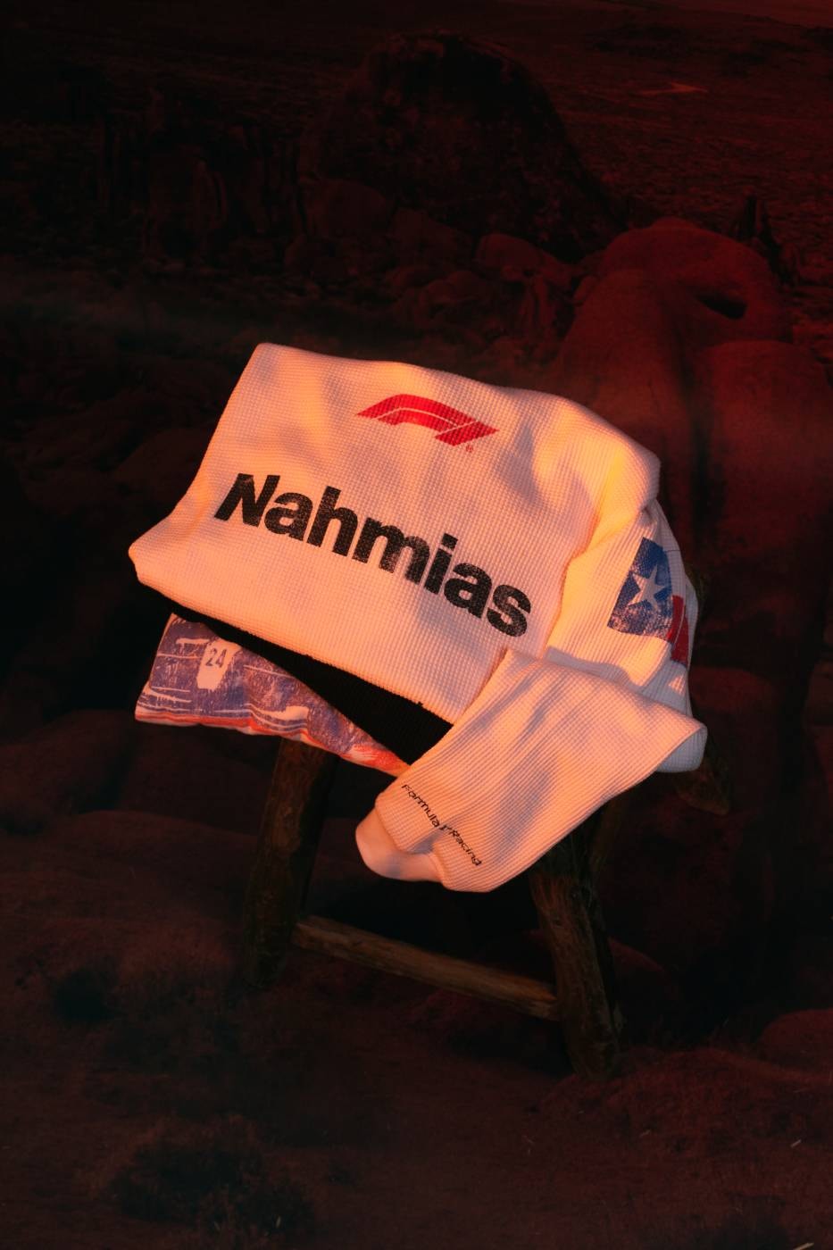 Formula 1 NAHMIAS beyaz şapka ve tişört