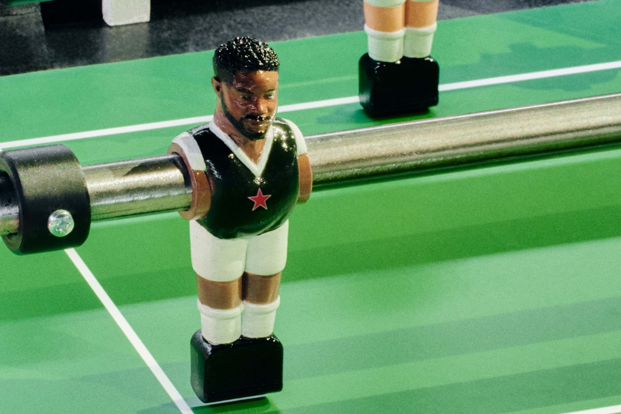 Heineken Foosballer masasından oyuncu figürü yakın çekim