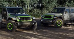 Yan yana iki renk düzeniyle Jeep Wrangler Switchback