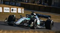 Antonelli Austin zaferi haberi için Mercedes Formula 1 aracı pistte
