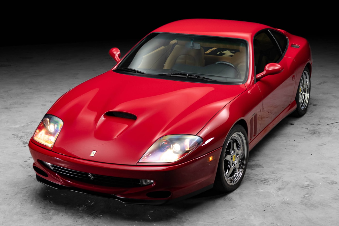 Michael Jordan’ın Rosso Barchetta renkli 1997 Ferrari 550 Maranello’su