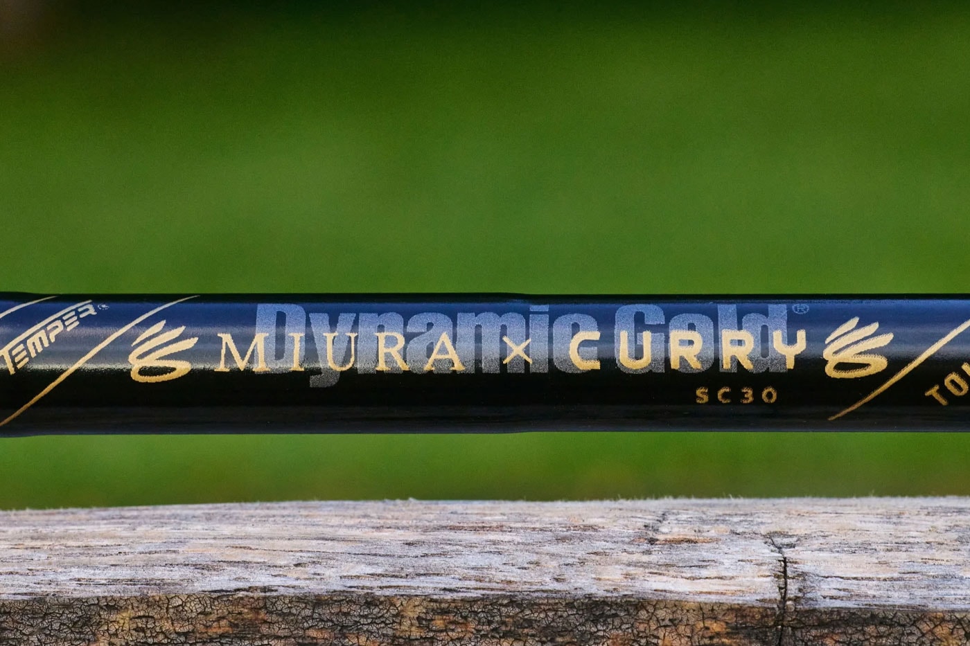 SC30 Flex şaft üzerindeki Miura x Curry yazısı
