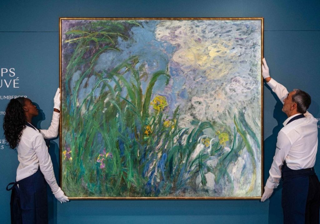 Monet Iris tablosu Sotheby’s Paris’te sergilenirken