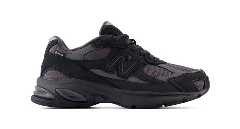 New Balance 2010 Field Green GORE-TEX modelinin yandan görünümü
