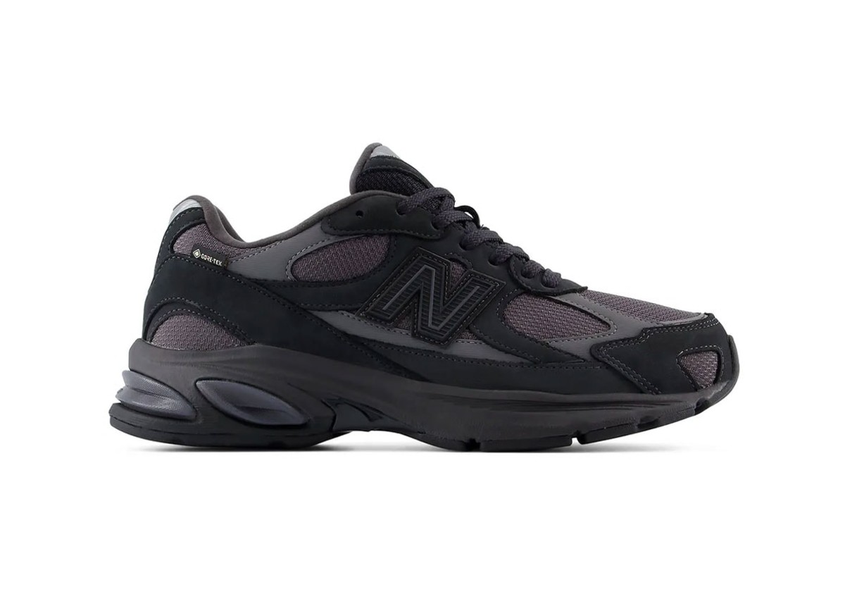 New Balance 2010 Field Green GORE-TEX modelinin yandan görünümü