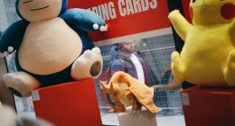Pokémon Store London haberi için Snorlax, Pikachu ve Charizard peluşları