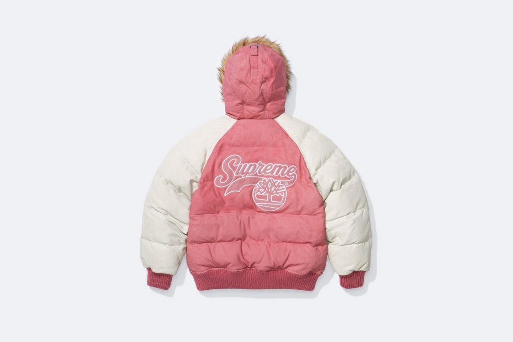 Pembe-krem puf mont arkadan